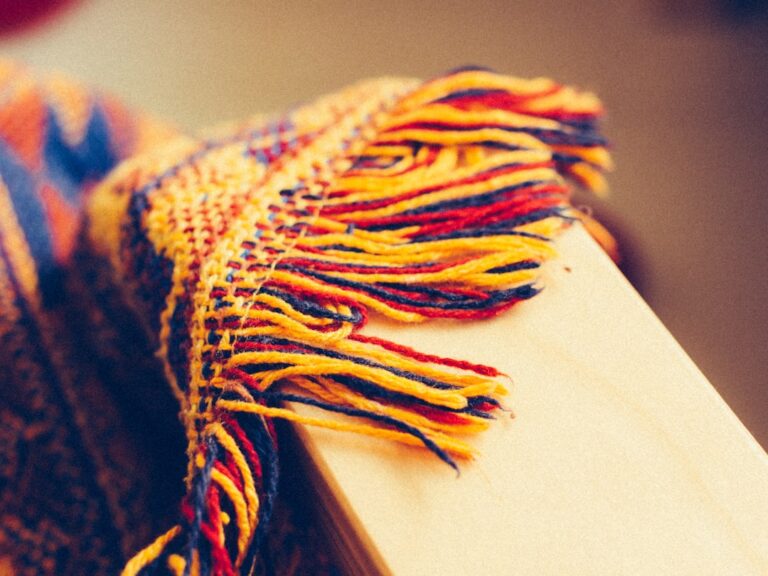 Creating a Cozy Atmosphere with Textiles and Accessories